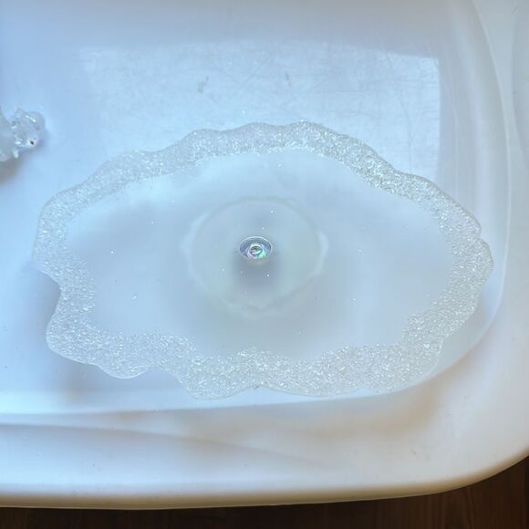 Vintage 2002 Avon Holiday Skating Pond Scene in Original box - Picture 5 of 9